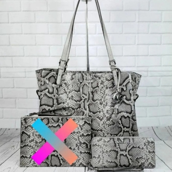 Michael Kors Handbags - ⚠️LAST 1⚠️ Michael Kors Lenox LG Tote & Wallet SET